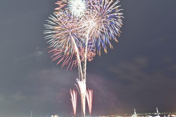 横浜開港祭でフィナーレの花火を全18区にて同時打ち上げ　コロナ禍収束と笑顔、感謝の想いを乗せ