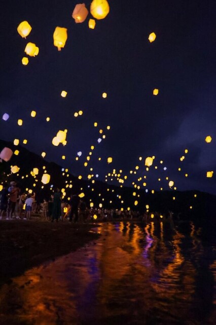 願いを記したスカイランタンが十和田湖を彩る！2021年は花火＆ナイトクルーズで夏の夜を楽しもう