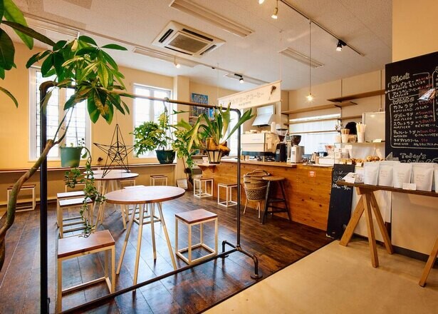 コーヒーで旅する日本／九州編｜”やってみたい”を実践し、地域の憩いの店として親しまれるまで。「アルマロードコーヒー」