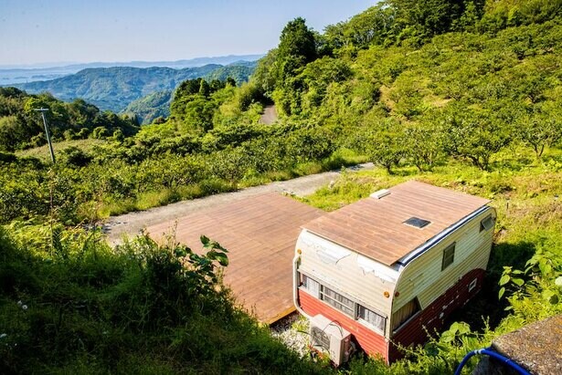 和歌山の“みかん山”に1日1組限定の貸切キャンプ場「MANDARIN Field」がオープン、6月は最大30％オフ！