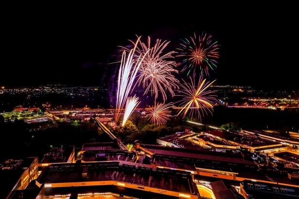 御殿場プレミアム・アウトレットで夏祭りイベントが初開催！打上花火や屋台グルメ、浴衣の来場でプレゼントも