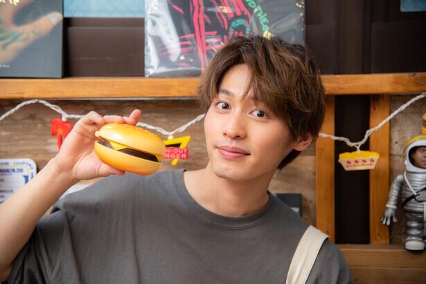 ハンバーガー大好き俳優・小林亮太が人気グルメバーガー店をレポ！東京近郊6店舗まとめ