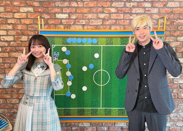 日向坂46・影山優佳とサッカー日本代表・伊東純也が対談「あなたのハートにゲーゲンプレス！」
