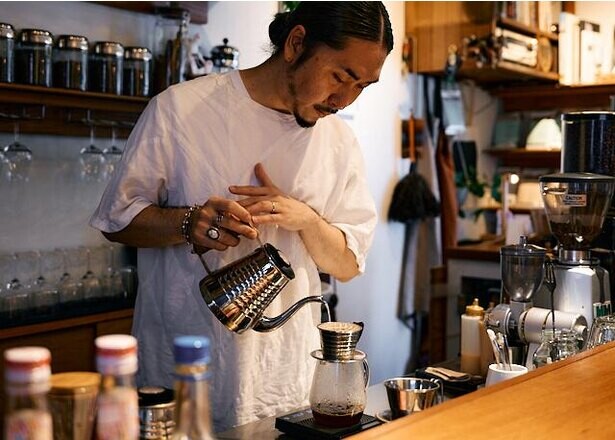 コーヒーで旅する日本／九州編｜とある街の小さなコーヒーショップの理想形。「NIYOL COFFEE」に生まれる小さいけれど、確かなコミュニティ