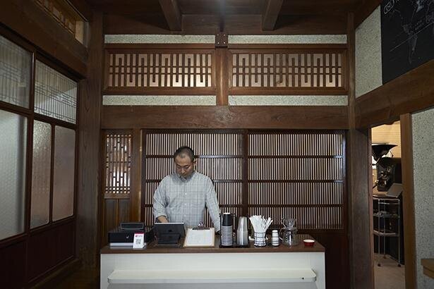 コーヒーで旅する日本／関西編｜生産国が豊かになるためにロースターとしてできること。「KOTO COFFEE ROASTERS」がコーヒーを通してつなぐ“幸せの連鎖”