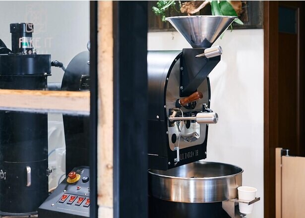 コーヒーで旅する日本／九州編｜町のみんなが自然と集う公民館的スタンド。「FAKE IT COFFEE」のリアル