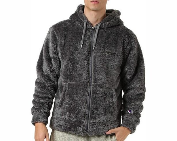 冬の外出のお供に！【チャンピオン】のジャケット各種がAmazonブラックフライデーセールで大特価販売中！