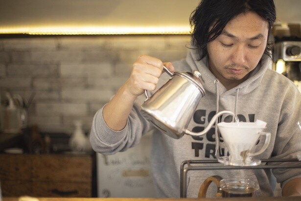 コーヒーで旅する日本／東海編｜名駅オフィス街を拠点に、ワーゲンバスでどこへでも！「MAGNI'S COFFEE TRUCK(マグニーズコーヒートラック)」