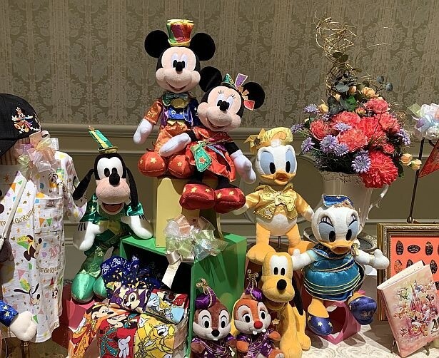 ディズニーのスペシャルグッズに注目！開園40周年デザインが華やか