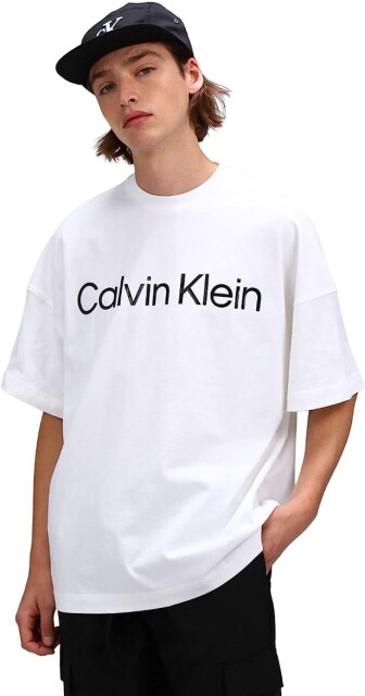 【コレ絶対欲しいやつ】カルバンクラインのロゴTシャツが17%OFFとお得すぎ！Amazonセールを今すぐチェック
