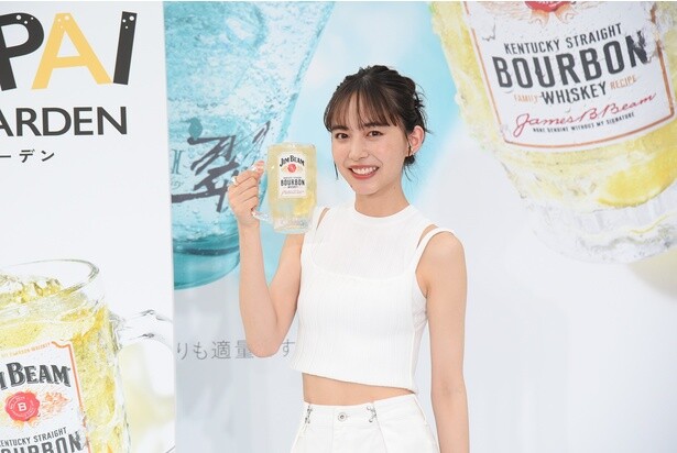 井桁弘恵「暑い中で冷たいお酒が飲めるなんて最高！」東京・六本木でジムビームハイボール＆翠ジンソーダのイベント開催中