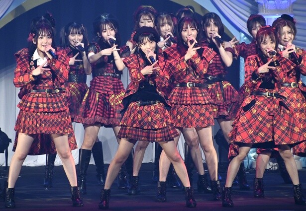 AKB48、武道館にて新体制のコンサートを開催！柏木由紀の卒業発表も！