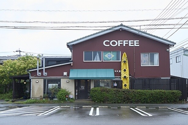 コーヒーで旅する日本／四国編｜日々のにぎわいから広がるコーヒーの楽しみ。絶えず新たな試みを重ねてきた「とよとみ珈琲」の20年