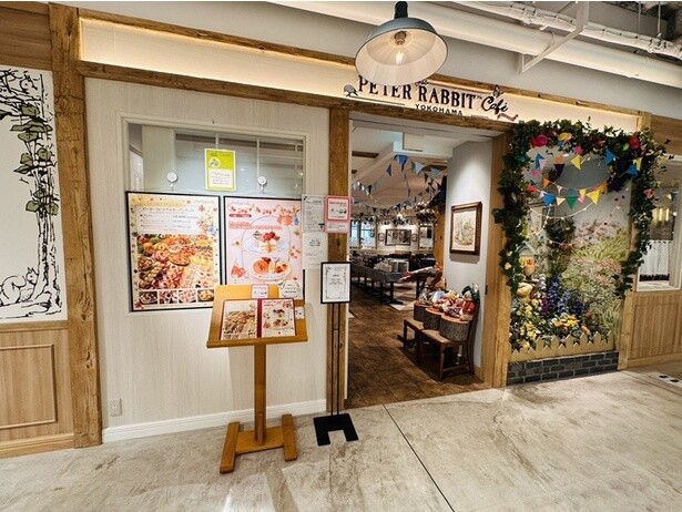 横浜のピーターラビット(TM)カフェで「ストロベリーフェア」開催中！苺スイーツいっぱいのビュッフェ、アフタヌーンティー