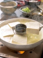 江戸時代から続く老舗の湯豆腐がコースで味わえる！京都ならではのあったかグルメをご紹介