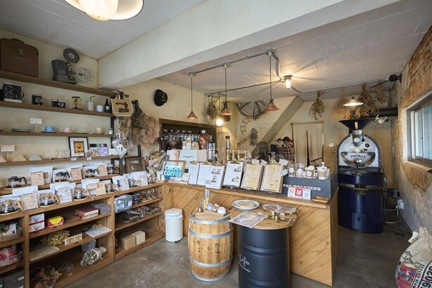 コーヒーで旅する日本／関西編｜空想を形にした独自の世界観で魅了。「CINEMA COFFEE ROASTERS」が描く、コーヒーから始まる夢のストーリー