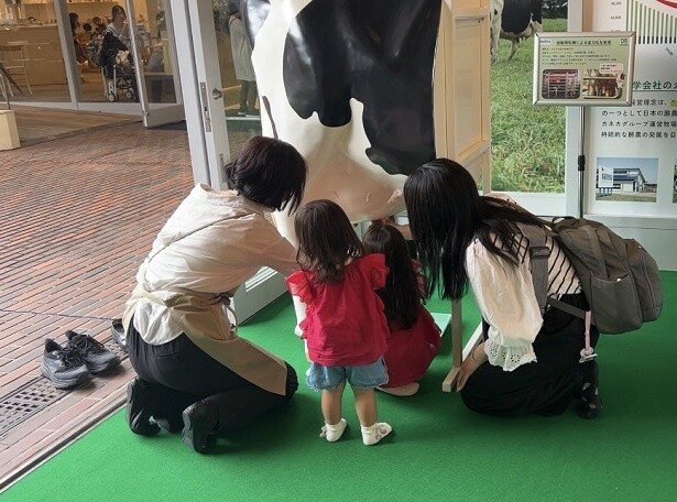 「おいしさを実感してほしい」話題のA2ミルクのヨーグルトの試食も！SDGs酪農体験イベントが東京・外苑前で開催中