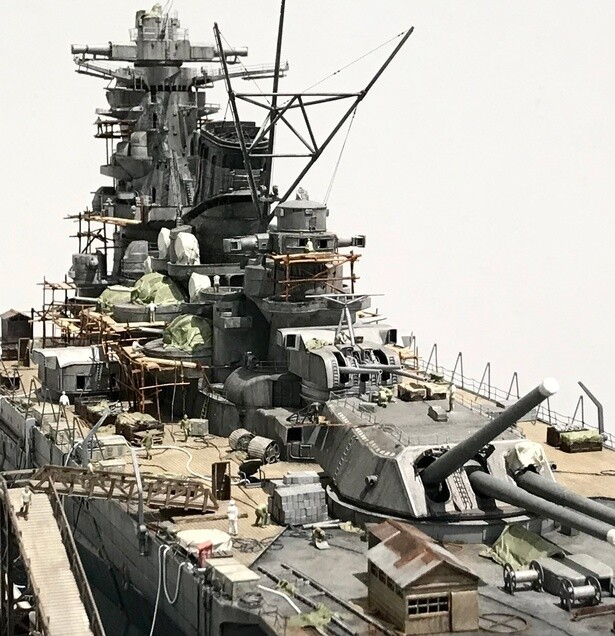 「これプラモ…？」貴重写真を参考に“艤装中の戦艦大和”を立体化「船体の各部位はほぼ手作業で製作しました」