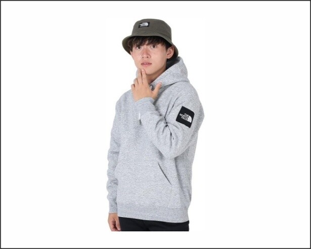 キャンプから街歩きまで幅広いシーンで活躍!【ザノースフェイス】のパーカーがAmazonにて登場!
