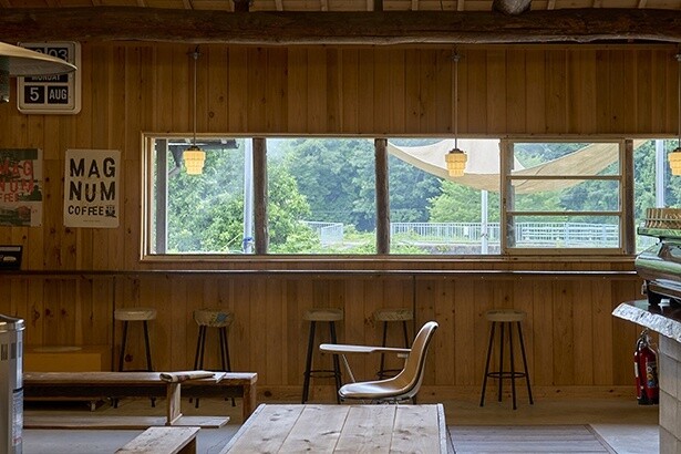コーヒーで旅する日本／関西編｜関西編｜里山の焙煎所からオリジナルのコーヒーブランドを。40歳から始まったオールドルーキーの挑戦。「MAGNUM COFFEE」