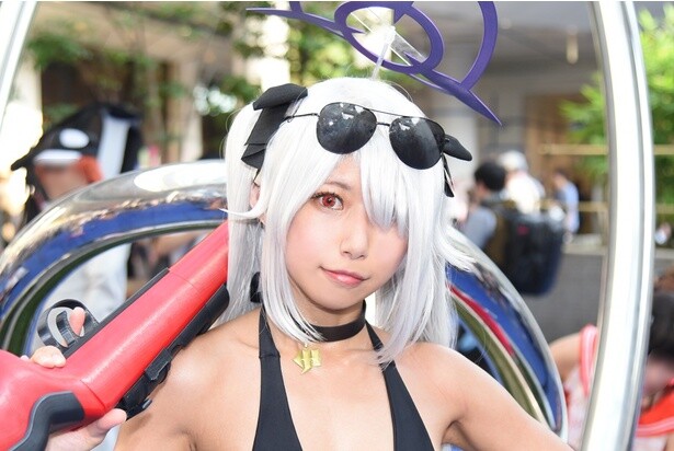 「褐色肌は実際に肌を焼いて再現しました」コスプレイヤー・音琴ひつじ、「ブルアカ」コスプレで魅了