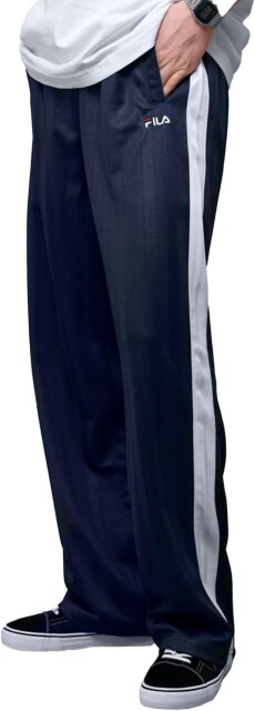 スポーツにも普段使いにも！【フィラ】のトラックパンツがAmazonで販売中！