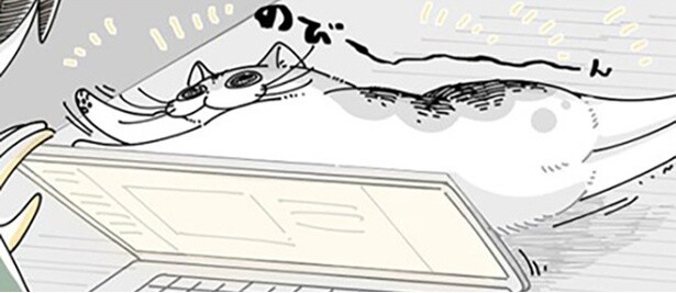 【ネコ漫画】気づいたらパソコンの裏にいる愛猫!?その仕草に「かまってほしいらしい」などの共感コメントが続出