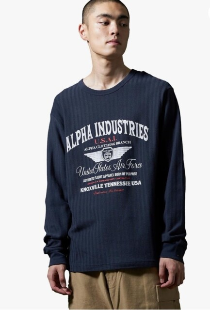 ヴィンテージ感とミリタリーの融合、一枚で完成するアメカジスタイル。【アルファインダストリーズ】のTシャツがAmazonに登場中‼