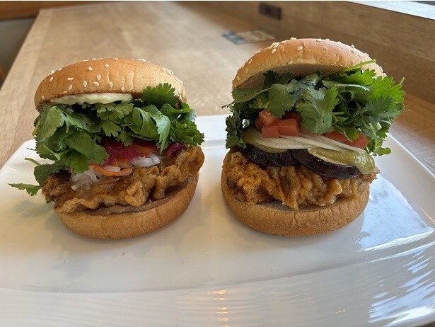 ハマったら最後！でも、ハマっちゃう！パクチー5倍もOK！フレッシュネスバーガーから爆香パクチー炸裂の「パクチーチキンバーガー」登場