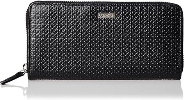 毎日使いたくなる上質レザー。【カルバンクライン】のラウンド財布がAmazonで販売中！