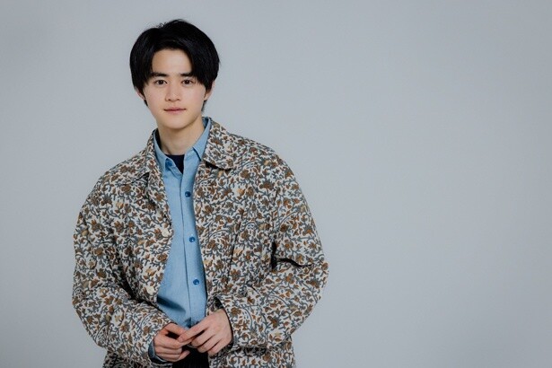 鈴鹿央士「BTSが好きなので、彼らの事務所HYBEの前で写真を撮った」訪れてみたい韓国の人気スポットも明かす