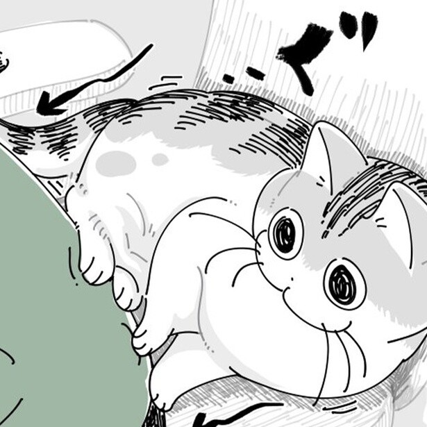 【ネコ漫画】飼い主の背中をぐっと寄せ返す愛猫!?その姿に「よくやられるw」などの共感コメント＆8.5万いいねの大反響