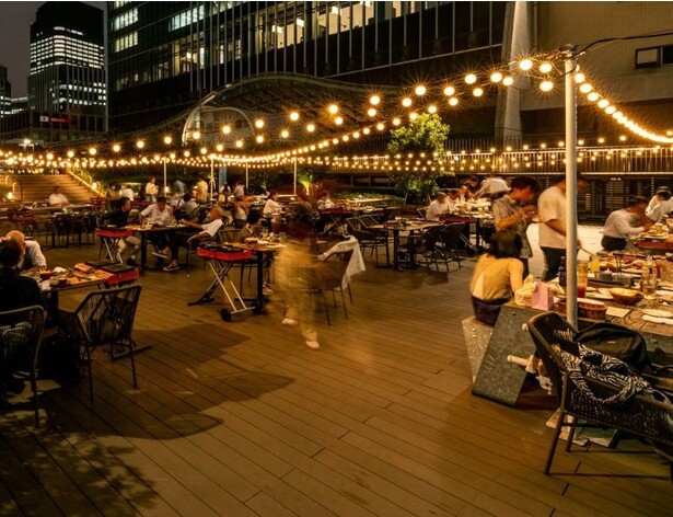 都心の緑豊かな屋上庭園でBBQ！キンキンのビールとともに楽しく夏を乗り切ろう