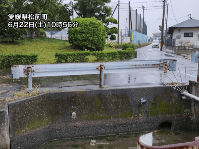 西日本で局地的に激しい雨　午後は東日本にも雨の範囲が広がる
