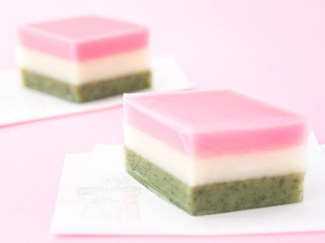 ひな祭りに飾る菱餅（ひしもち）の赤・白・緑の色の意味は？