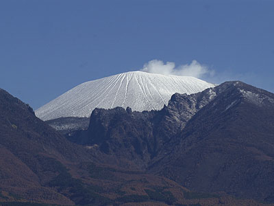 浅間山の初冠雪