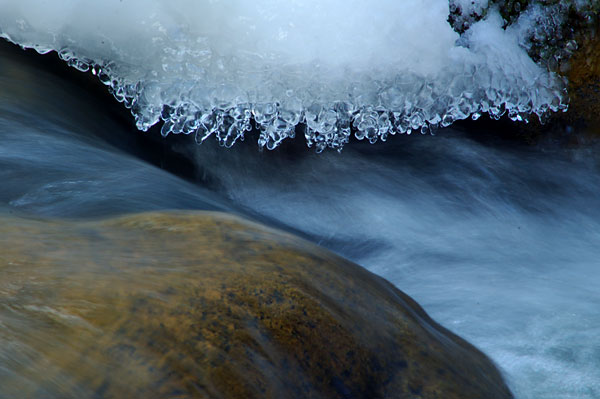 川の氷